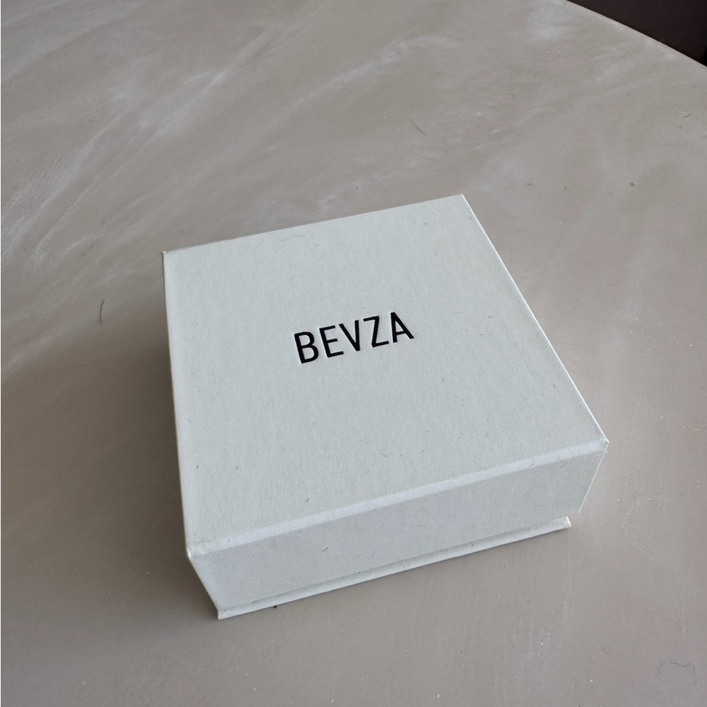 NIB Bevza Mirror Pendant Necklace - Picture 5 of 5